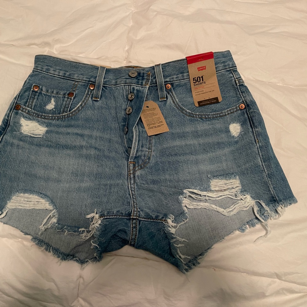 Levi’s 501 high rise short NWT